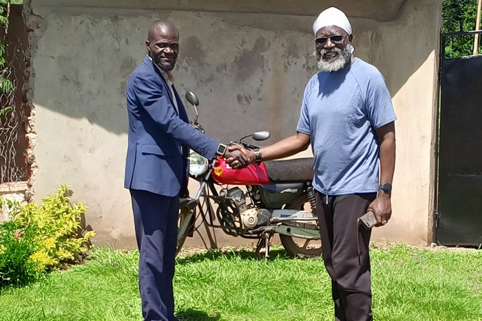 Nuru Okanga (left) and George Wajackoyah