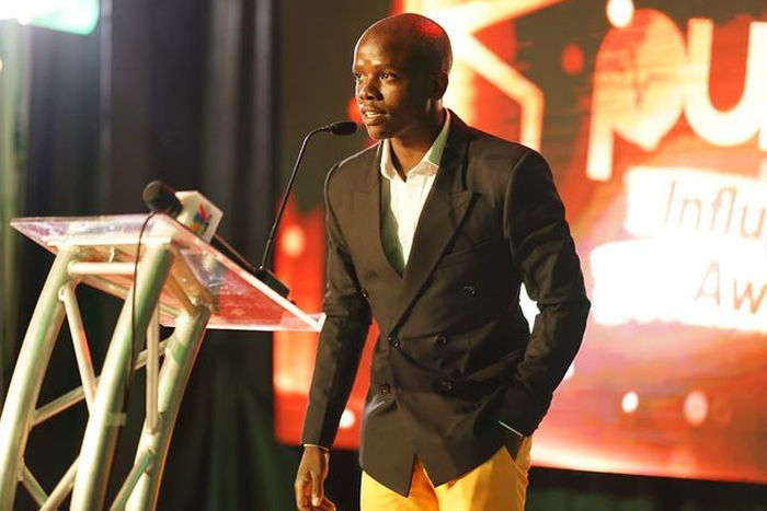 Kenya's Comedian of the Year Award winner Crazy Kennar giving his speech at the just concluded Pulse Influencer Awards