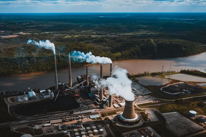 Smoke pipes of factory in a city [Image: Kelly]