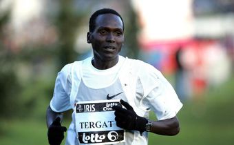 Paul Tergat runs the Brussels cross cup on, Sunday, December 19, 2004