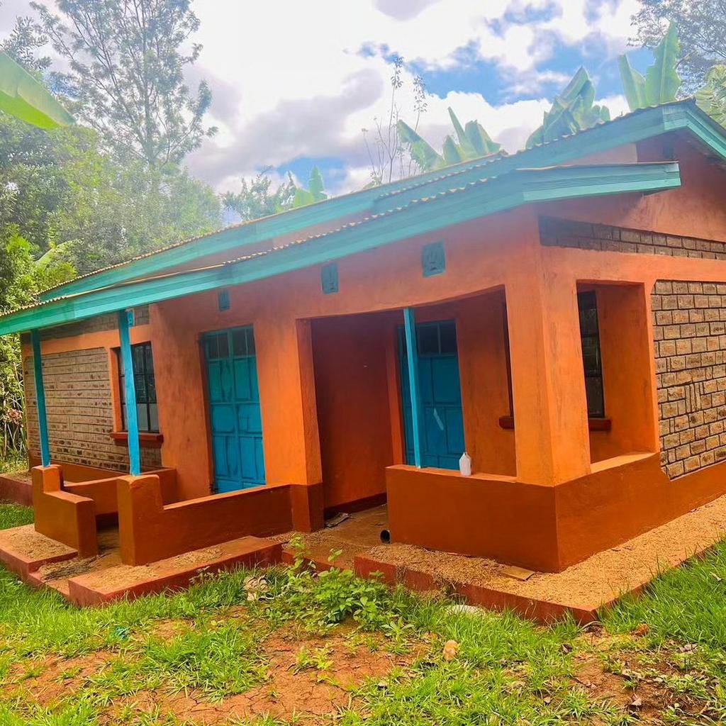 Fans' doubts & reactions after Ezra unveils new house
