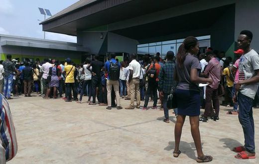 Things you can do if you are stuck in a queue for hours