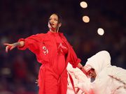 Breaking with tradition, the pop star did not bring out any surprise guest performers.