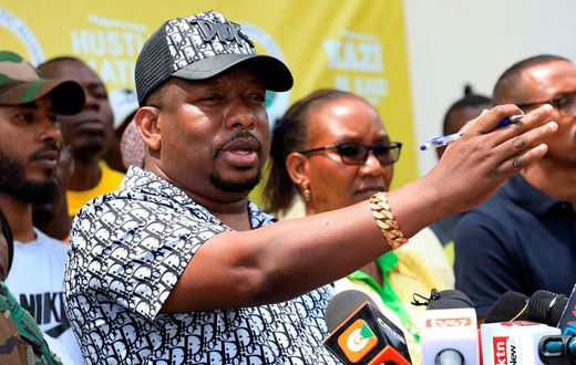 Former Nairobi Governor Mike Sonko addressing the media at Hustler Centre in Mombasa on 1st August 2022.