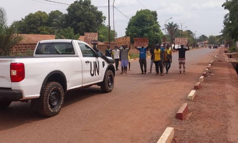 Young people stopped a UN vehicle to express their protest