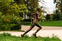 Nike has unveiled a bronze statue of Eliud Kipchoge at its headquarters in Beaverton, Oregon.