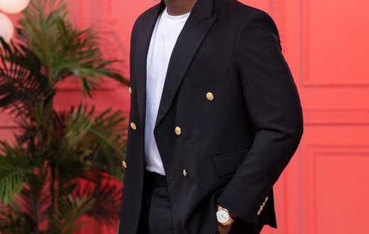 Flaqo poses during a photoshoot