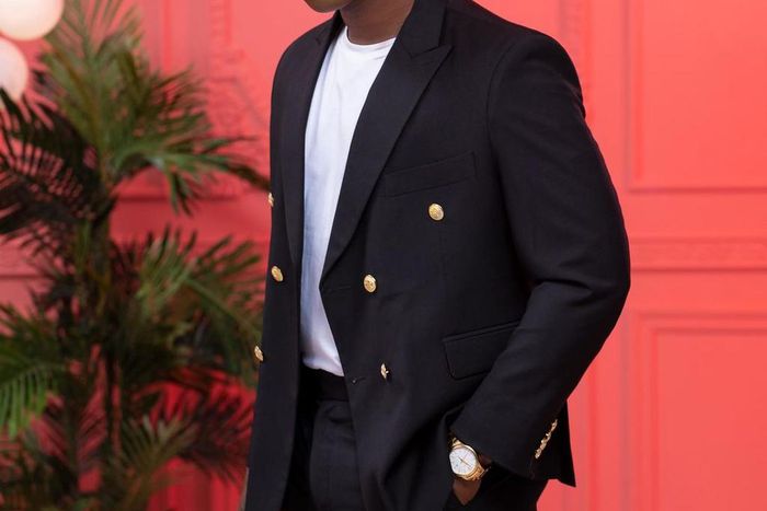 Flaqo poses during a photoshoot