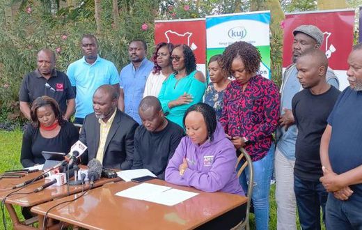 Kenya Editors Guild (KEG) president Churchill Otieno and other stakeholders addressing the press on Sunday, April 2, 2023