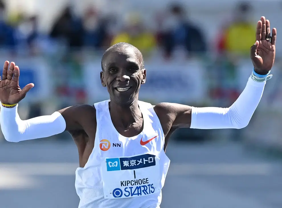 Eliud Kipchoge crosses the finish line to win the men's category in the Tokyo Marathon(POOL/AFP via Getty Images)