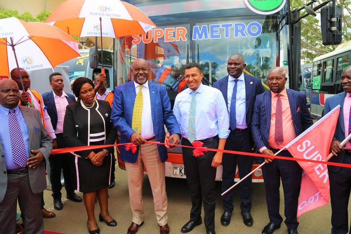 The Kenya Airports Authority (KAA) has partnered with matatu saccos Metrotrans East Africa Limited and SuperMetro to introduce new electric commuter buses at Jomo Kenyatta International Airport (JKIA).