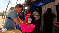 YouTuber Kino in Kibera Kibandaski