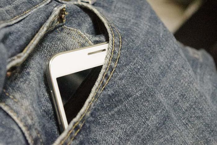 Why men shouldn't put their phones in their pocket [gadgetsloud]