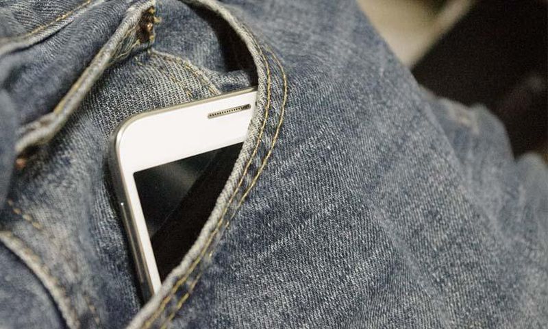 Why men shouldn't put their phones in their pocket [gadgetsloud]