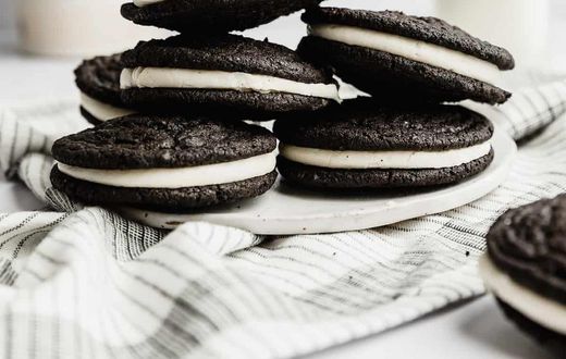 Homemade Oreo cookies (Salt & Baker)