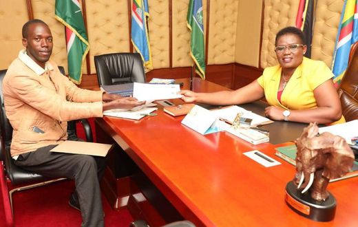 Samuel Meeme who went viral after hitting the streets with a placard appealing for a job meets. Meru Governor Kawira Mwangaza  on Friday, January 27. The Governor offered him a job after 9 years of tarmacking