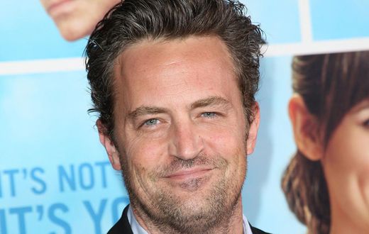 Actor Matthew Perry arrives at the premiere of Warner Bros. "The Invention of Lying" on September 21, 2009 in Los Angeles, California.Jason Merritt/Getty Images
