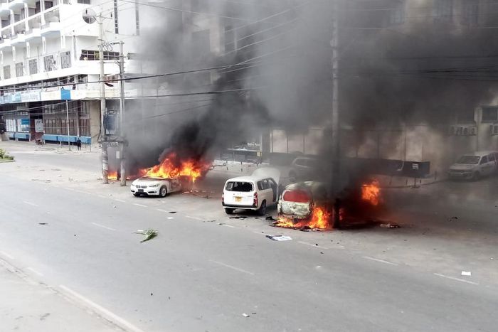 Vehicles burnt outside Qaffee Point Mombasa