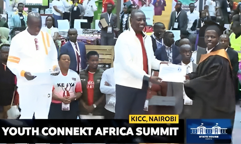 Ruto celebrates as beneficiaries of free Arizona University scholarships graduate