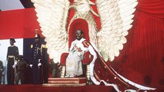 Photoshop of Raila Odinga being crowned elder in Nigeria