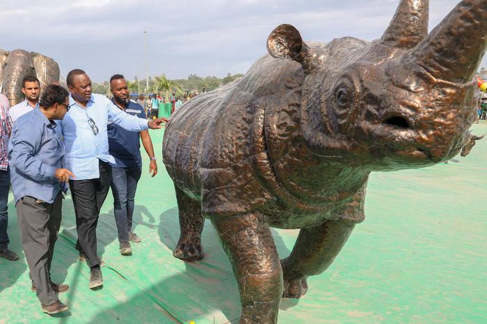 File image of former President Uhuru Kenyatta and former governor Hassan Joho at the Kibarani recreational park