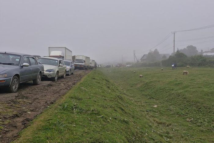 Motorists spend entire night stuck in traffic at Kimende along Nairobi-Nakuru highway