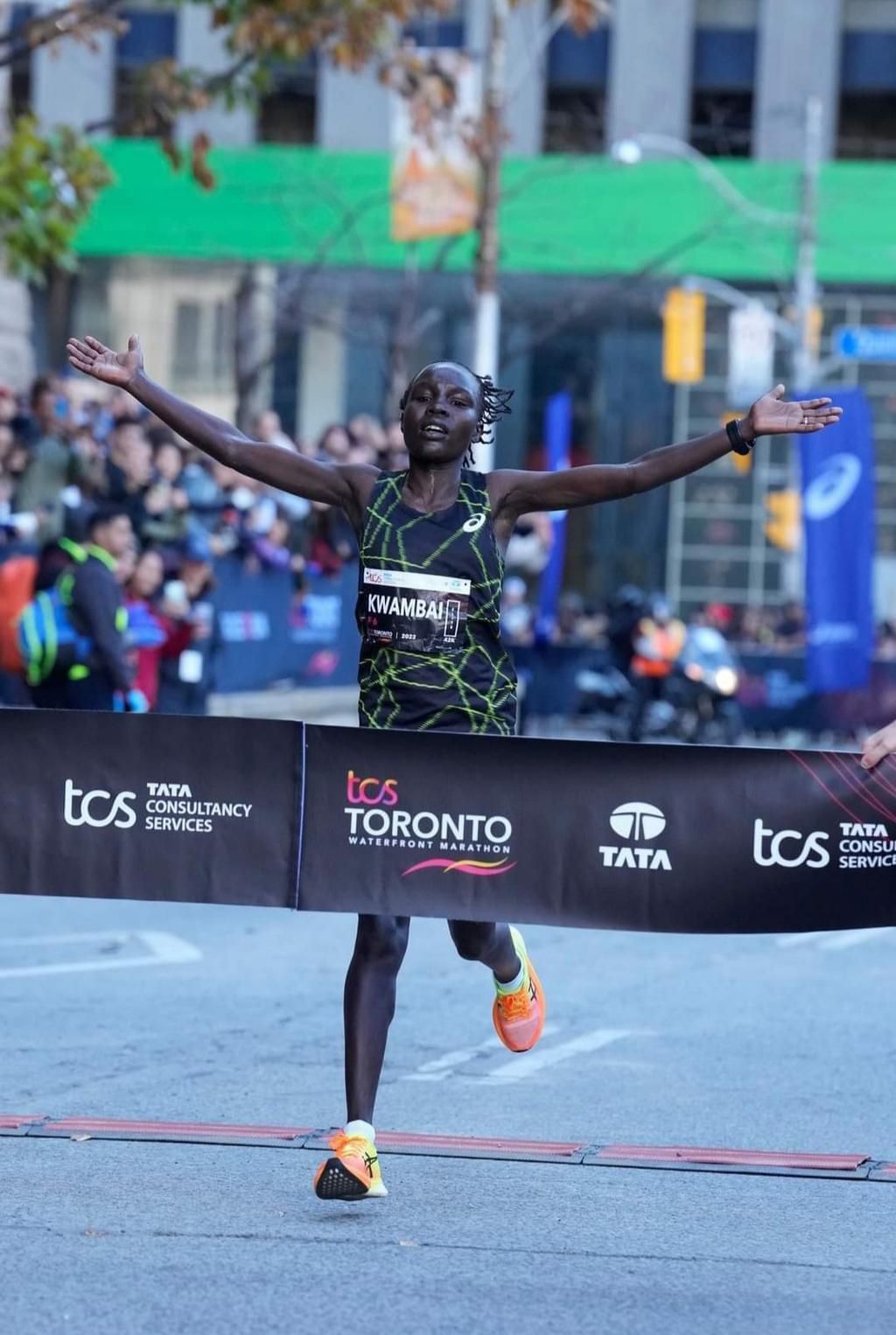Antonina Kwambai wins the 2022 Toronto Waterfront Marathon/COURTESY