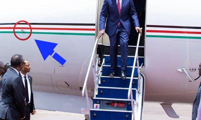 Presidedent William Ruto disembarking from the official presidential jet
