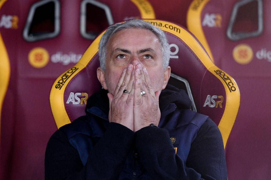Jose Mourinho frustrated on the bench as Roma struggle at home to Genoa