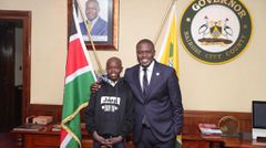 Sakaja embraces street boy in Nairobi CBD