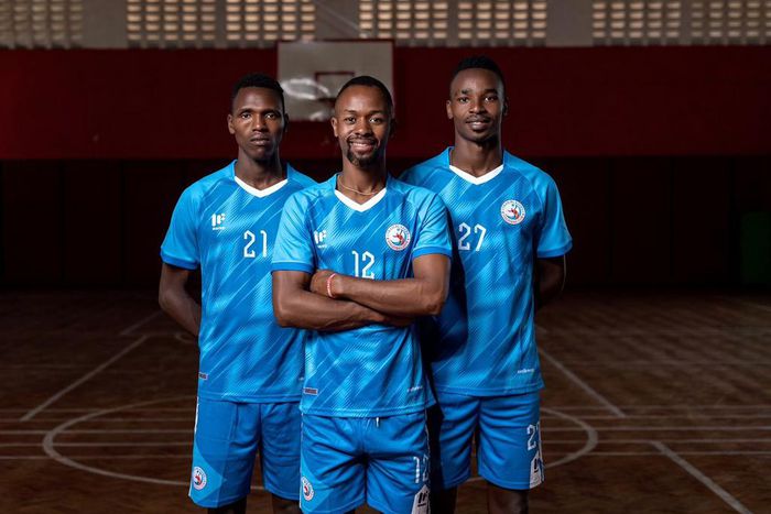 Trailblazers players pose for a photo in their new kit L(PHOTO: TRAILBLAZERS TWITTER ACCOUNT)