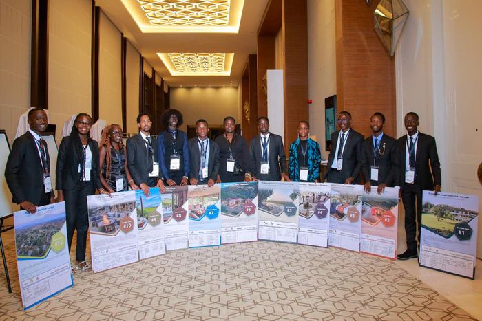 L: R Mathew, Joseph Sitati, Simbisa Brands Kenya limited, Huriet Jepleting KenSAP scholar and AlanDavidson, Executive Director KenSAP during the KenSAP 5th Annual Charity gala at JW Marriot, Nairobi.