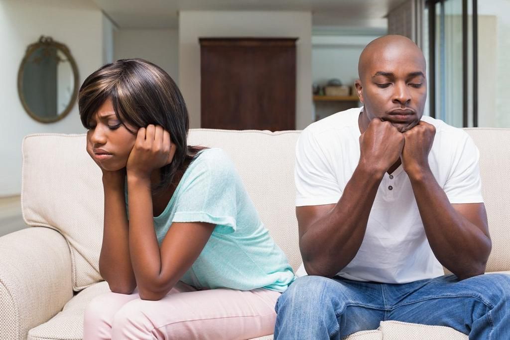 ___7793594___2018___1___2___15___black+couple+fighting+red+flag_2