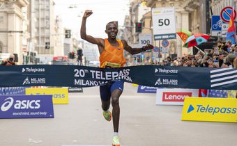 Titus Kipruto breasts the tape to win the 2022 Milano Marathon