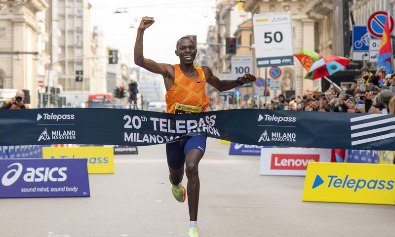 Titus Kipruto breasts the tape to win the 2022 Milano Marathon