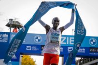 Eliud Kipchoge celebrates after winning the 2022 Berlin Marathon