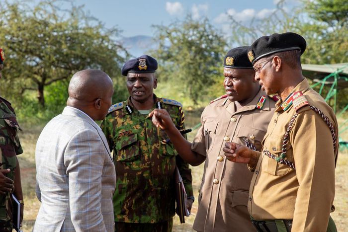 Interior CS Kithure Kinidiki in a meeting with security chiefs