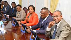 Cabinet adopts tablets as President William Ruto chairs first paper-less meeting