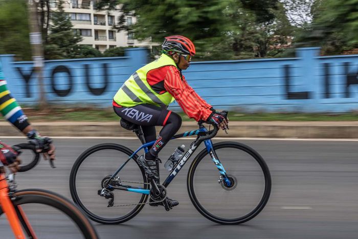 First Lady Rachel Ruto on Tuesday rode from State House to UN headquarters in Gigiri on a top-of-the-line Boone 6 Disc Cyclocross Bike, which carries a hefty price tag of Sh534,934.