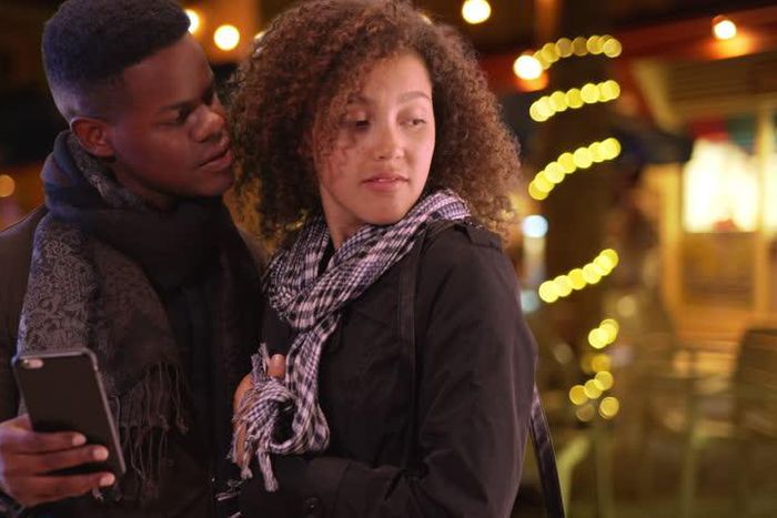 ___7633394___2017___11___22___11___black+couple+asking