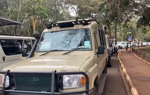 Tourists waiting to enter Nairobi National Park