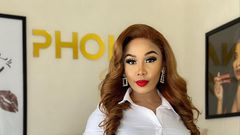 Make up artist Phoina Collection