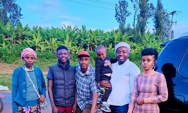 Karangu Muraya delivers bicycle to Murang'a kid, Baby Ethan