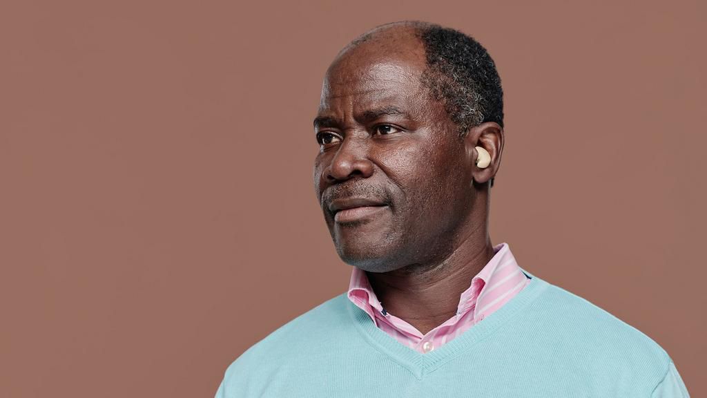A man wearing hearing aid
