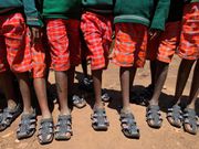Shoes that expand to fit wearer's foot