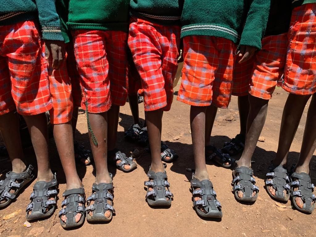 Shoes that expand to fit wearer's foot