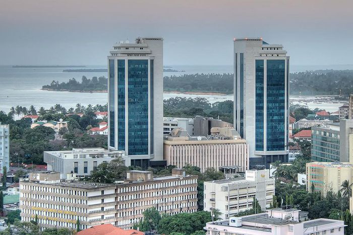 ___7800575___2018___1___4___10___1280px-Bank_of_Tanzania_before_dusk_1