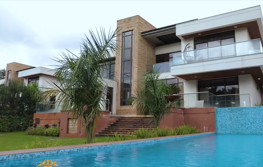 Tour of a house in Amara Ridge