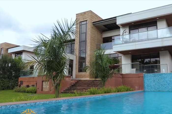 Tour of a house in Amara Ridge