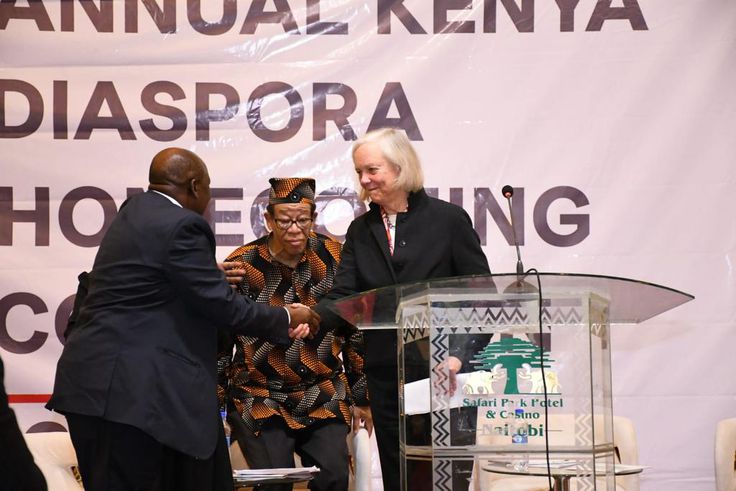 Ambassador of US Meg Whitman greets the Kenya Diaspora Alliance Chairperson Dr Shem Ochuodho at the 10th Kenya Diaspora Alliance Annual Convention.
